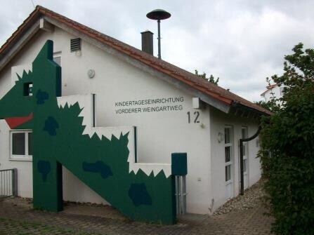 Vorderer Weingartweg Haus mit einer Treppe in Form eines Tieres